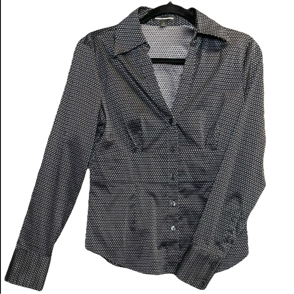 Express Design Studio Black W/White Micro Dots Fitted Top Y2K Office Sz S V-Neck